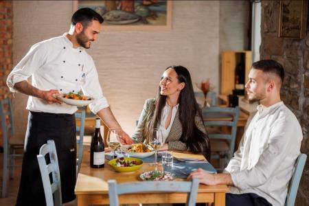 Oljčno olje je neločljivo povezano z našo kulinariko.